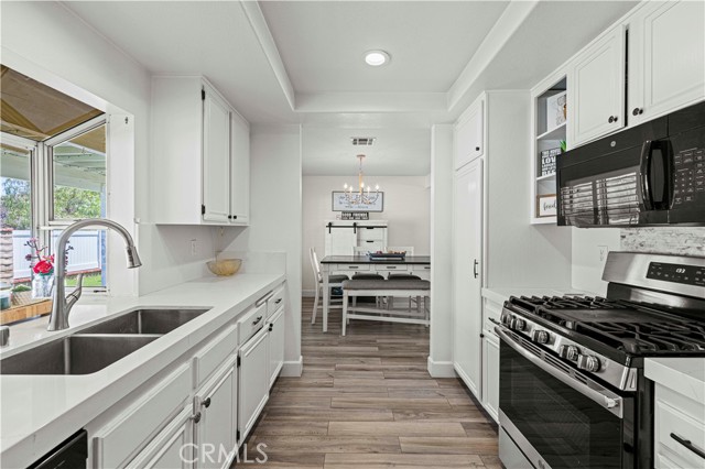 28519 Forest Meadow Place, Castaic CA: https://media.crmls.org/medias/898c114c-1173-4d56-8926-37c51dab4bea.jpg