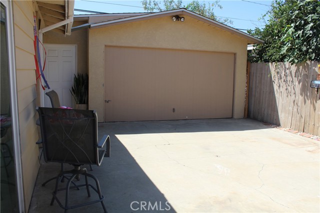 12308 Centralia Street, Lakewood CA: https://media.crmls.org/medias/898c5e09-1699-46b0-8244-0b75f4e5b29f.jpg