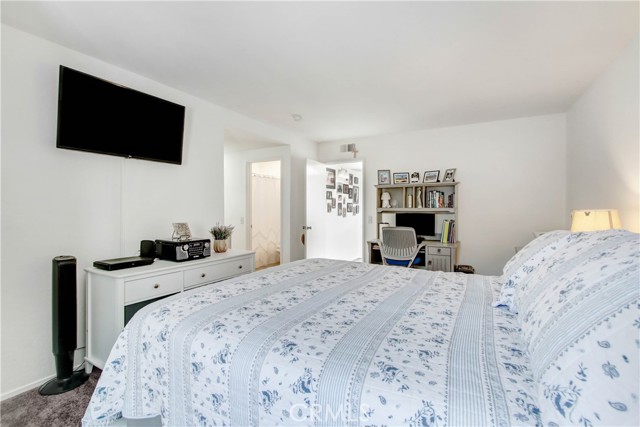 Detail Gallery Image 10 of 21 For 11819 Loma Dr #3,  Whittier,  CA 90604 - 2 Beds | 2/1 Baths