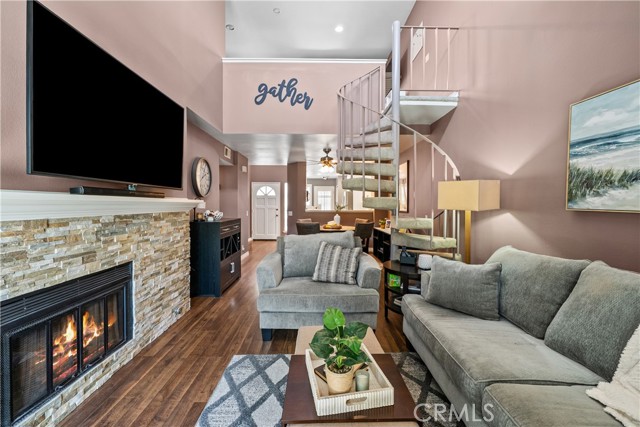 23957 Arroyo Park Drive, Valencia CA: https://media.crmls.org/medias/898c9e9b-50bc-4b4c-b8c1-66c5127ff886.jpg