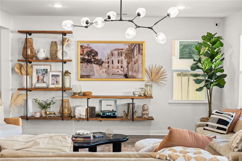 MLS #IV25241232 image #17