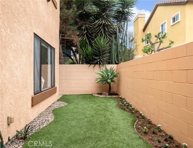 2221 Dufour Avenue, Redondo Beach CA: https://media.crmls.org/medias/898d3927-1ae1-49b7-8a3f-7db0503923b2.jpg