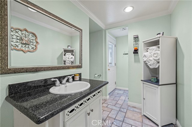 28642 Apricot Place, Saugus CA: https://media.crmls.org/medias/898d3a9e-5cb0-4351-a533-d74f6da1ead1.jpg
