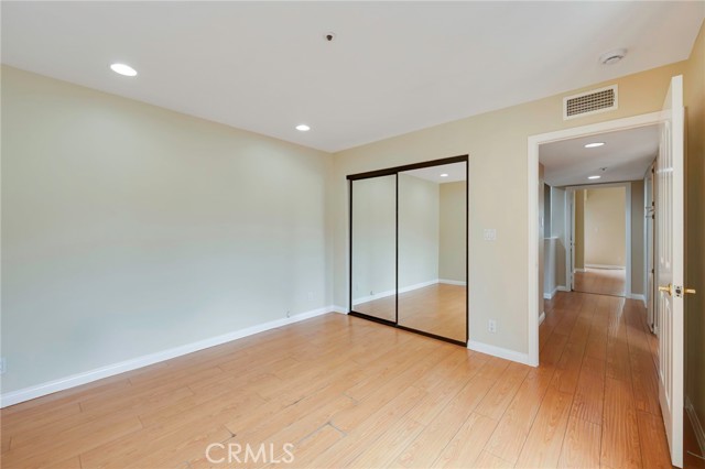 1161 SPAZIER Avenue, Glendale CA: https://media.crmls.org/medias/898db469-abff-4557-8a86-0228205f2352.jpg