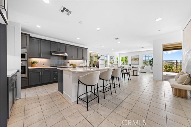 1928 Aliso Canyon Drive, Lake Forest CA: https://media.crmls.org/medias/898df9ee-5abe-4573-92d0-33acbcdd1350.jpg
