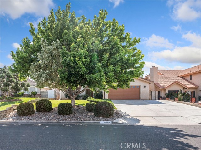 12596 Whispering Springs Road, Victorville CA: https://media.crmls.org/medias/898e7871-57d8-4416-b724-c31b2b8be70d.jpg
