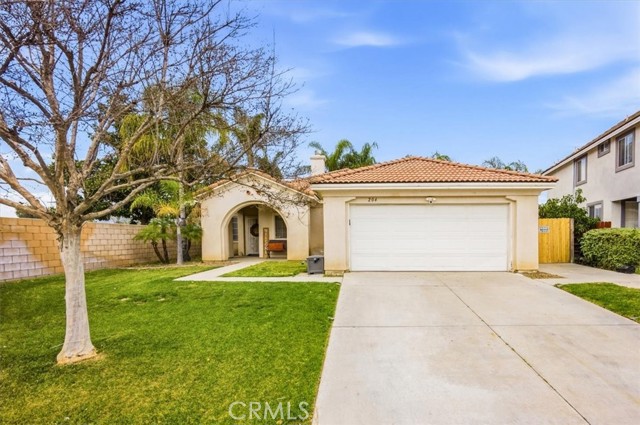 Detail Gallery Image 2 of 27 For 204 E Manchester Ln, San Bernardino,  CA 92408 - 3 Beds | 2 Baths