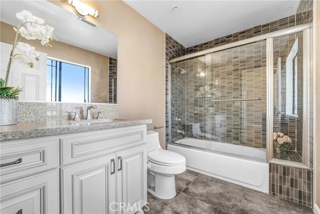 Detail Gallery Image 9 of 15 For 307 N Lincoln Ave #D,  Monterey Park,  CA 91755 - 4 Beds | 3 Baths