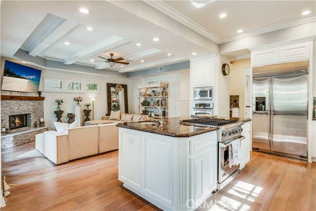 595 35th Street, Manhattan Beach, California 90266, 6 Bedrooms Bedrooms, ,4 BathroomsBathrooms,Residential,Sold,35th,SB22117644