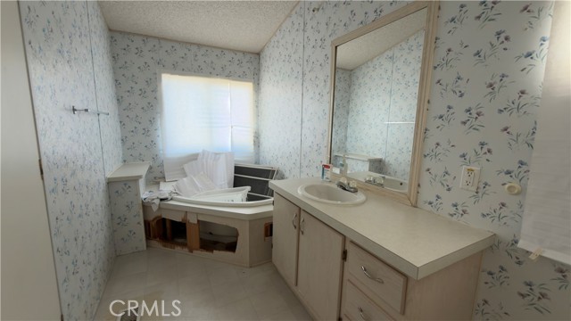 Image 49 of 53 For 18420 Decker