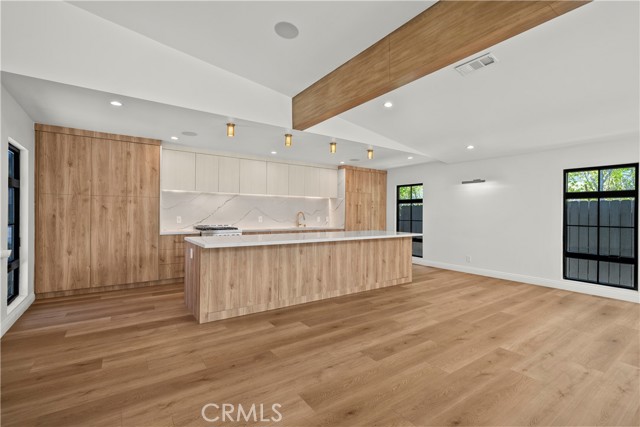 23427 Canzonet Street, Woodland Hills CA: https://media.crmls.org/medias/89905cd8-eb01-4f97-8263-c7a365e497f4.jpg