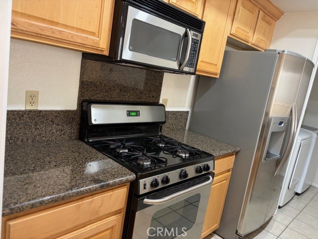 Detail Gallery Image 9 of 29 For 2563 Plaza Del Amo #109, Torrance,  CA 90503 - 2 Beds | 2/1 Baths