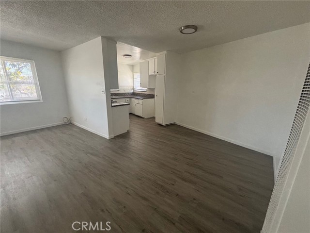 144 W Hillsdale Street, Inglewood CA: https://media.crmls.org/medias/89915865-6e8a-48a1-8d4e-a77b20128d79.jpg