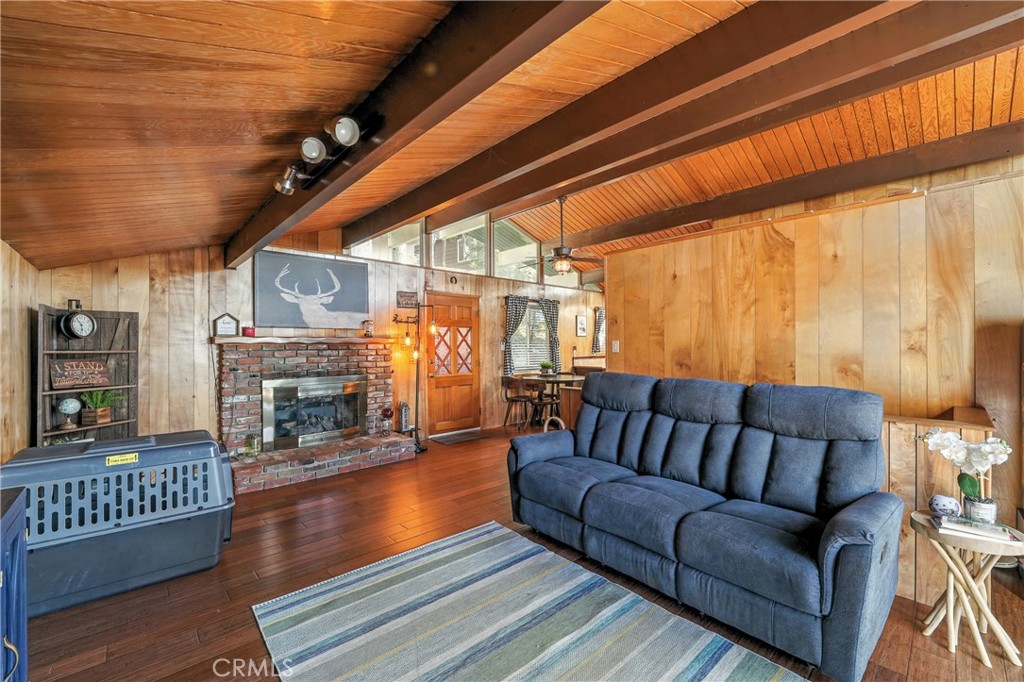 535 Sunderland Court