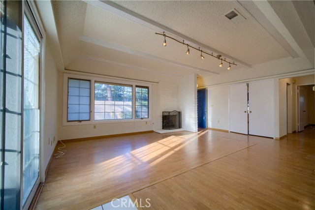 Detail Gallery Image 6 of 20 For 2005 W West Wind, Santa Ana,  CA 92704 - 2 Beds | 2 Baths