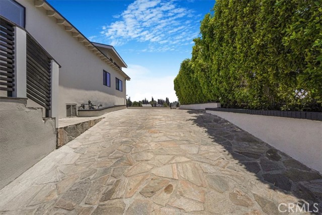 Detail Gallery Image 23 of 35 For 3560 Lavell Dr, Los Angeles,  CA 90065 - 4 Beds | 4 Baths