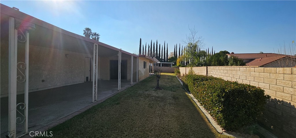 https://media.crmls.org/medias/89927e01-42f5-431c-83e2-2d0279201b7c.jpg?preset=X-Large