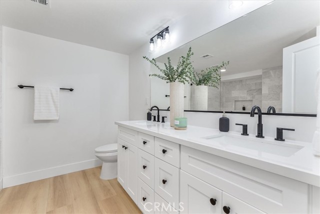 Detail Gallery Image 33 of 49 For 10900 Remmet Ave, Chatsworth,  CA 91311 - 5 Beds | 3 Baths