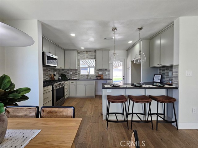 Detail Gallery Image 8 of 25 For 5837 E Gossamer St, Long Beach,  CA 90808 - 3 Beds | 2 Baths