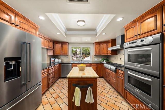 2525 Jonquil Drive, Upland CA: https://media.crmls.org/medias/89942836-f526-4666-a958-824504cd294f.jpg