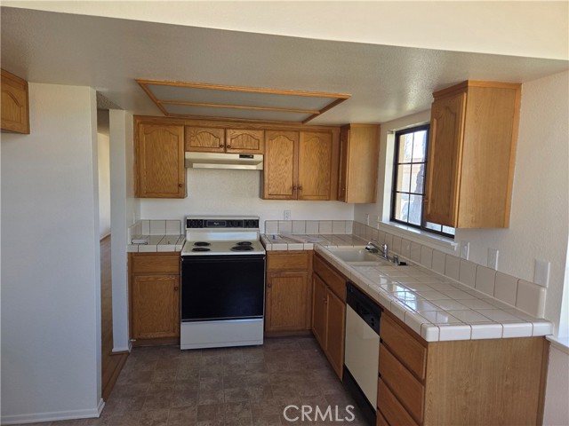 Detail Gallery Image 5 of 16 For 19099 Frances, Apple Valley,  CA 92308 - 2 Beds | 2 Baths