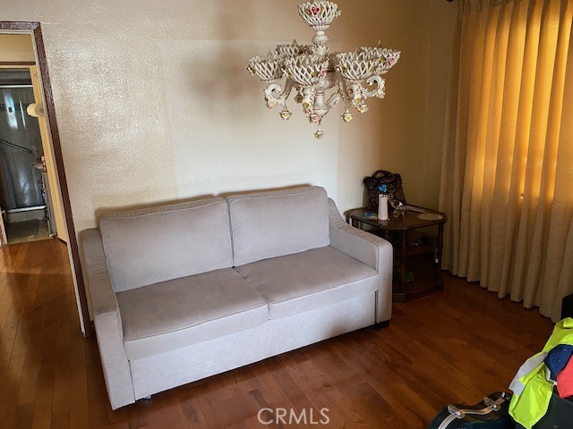 https://media.crmls.org/medias/8994a654-c43f-45d9-aab7-5dec79d892c9.jpg?preset=X-Large