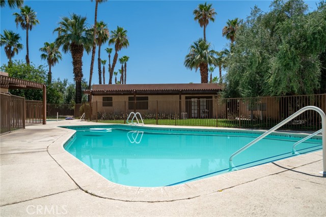 Detail Gallery Image 5 of 27 For 73600 San Gorgonio Way, Palm Desert,  CA 92260 - – Beds | – Baths