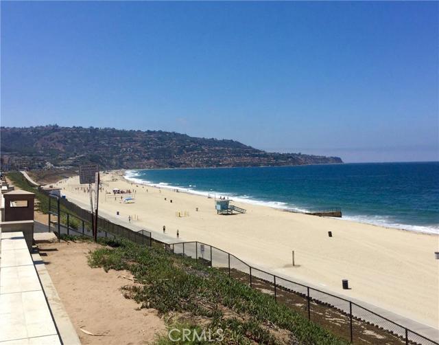 705 Broadway, Redondo Beach, California 90277, 2 Bedrooms Bedrooms, ,3 BathroomsBathrooms,Residential,Sold,Broadway,SB16129113