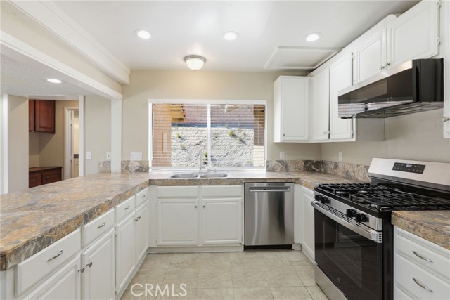 Detail Gallery Image 16 of 61 For 1420 Timberlane, Riverside,  CA 92506 - 5 Beds | 4 Baths