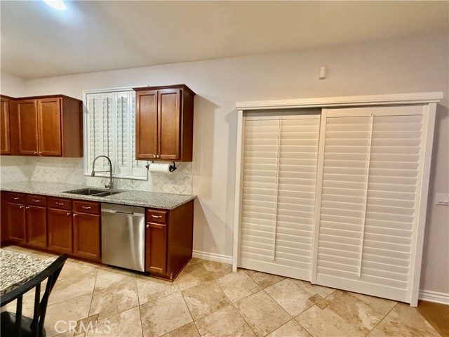 Detail Gallery Image 9 of 43 For 2274 Dwight Ct, Rosamond,  CA 93560 - 5 Beds | 3 Baths