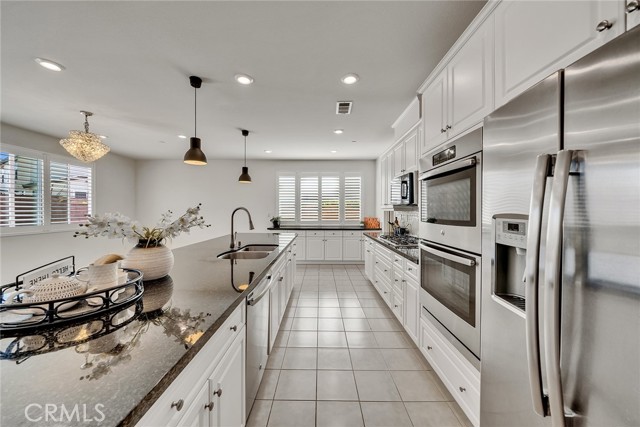 Detail Gallery Image 12 of 43 For 7903 Burrington St, Corona,  CA 92880 - 5 Beds | 3 Baths