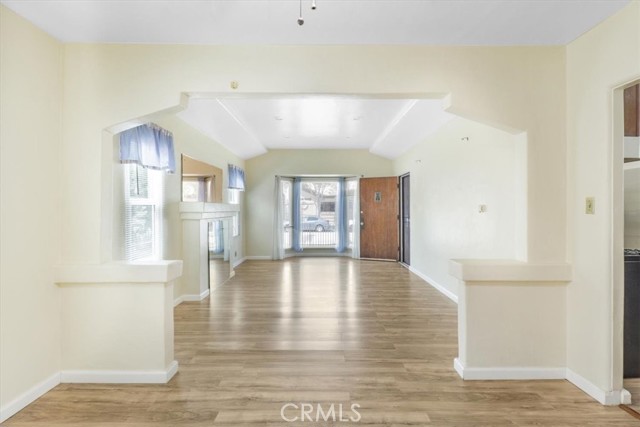914 W 71st Street, Los Angeles CA: https://media.crmls.org/medias/8996ca8a-89c1-40a5-a944-890dae02a784.jpg