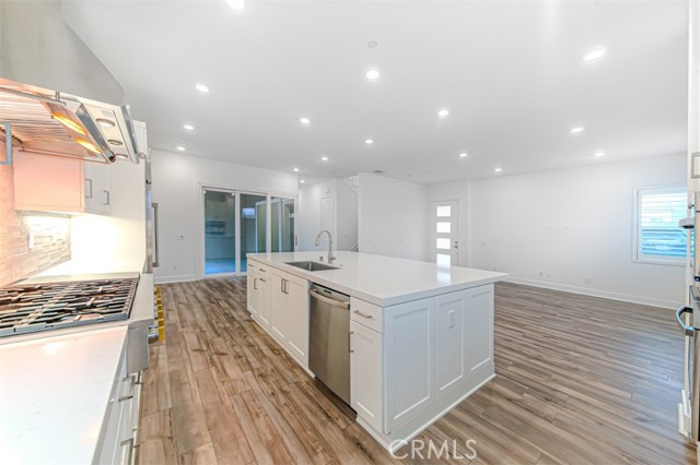 Detail Gallery Image 7 of 56 For 27503 Golden Currant, Valencia,  CA 91381 - 5 Beds | 4/1 Baths