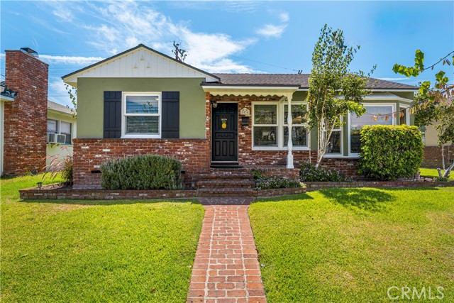 Detail Gallery Image 1 of 31 For 5930 Harvey Way, Lakewood,  CA 90713 - 2 Beds | 1 Baths