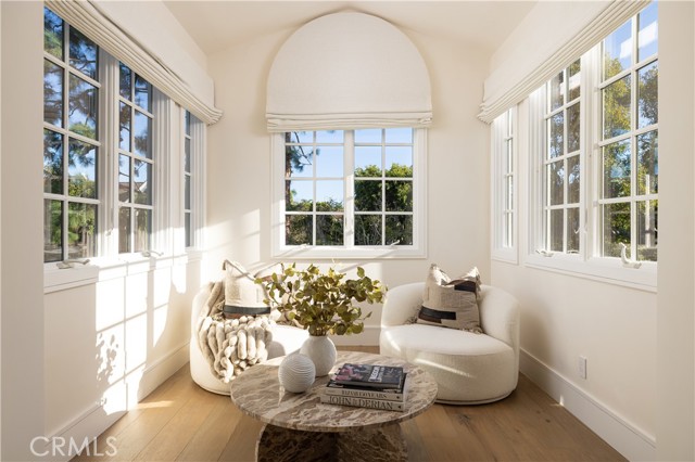 Detail Gallery Image 9 of 72 For 8 Gleneagles Dr, Newport Beach,  CA 92660 - 5 Beds | 5/1 Baths