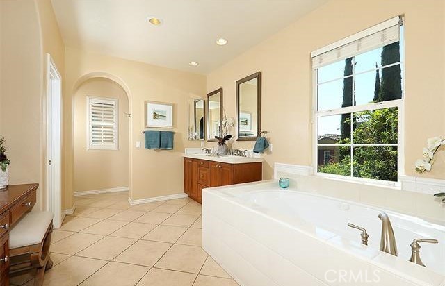 Detail Gallery Image 14 of 30 For 46 Logan, Irvine,  CA 92620 - 5 Beds | 4/1 Baths