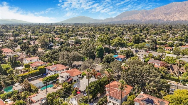 2270 E Orange Grove Boulevard, Pasadena CA: https://media.crmls.org/medias/8998dc41-a577-4fc3-a4ff-b3c16c4e8518.jpg