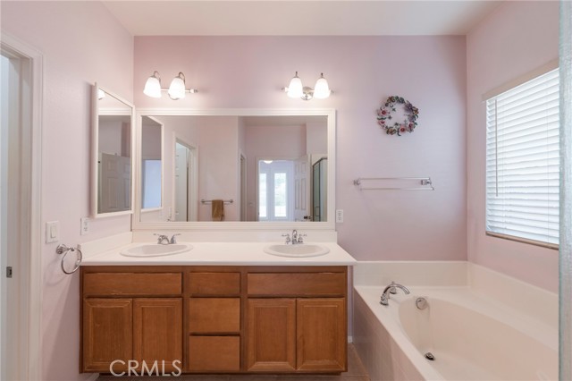 Detail Gallery Image 16 of 40 For 34278 Torrey Pines Court, Lake Elsinore,  CA 92532 - 3 Beds | 2 Baths