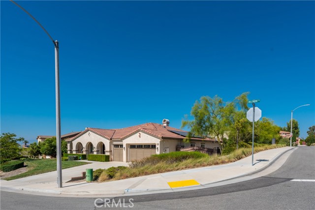 16126 Hillsmont Ln, Riverside, CA 92503