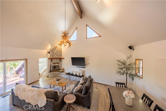 188 S Finch Drive, Big Bear Lake CA: https://media.crmls.org/medias/89998726-1a5b-4369-afa3-834f1fb6a7c8.jpg