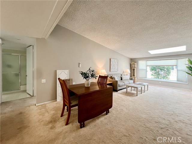 Detail Gallery Image 5 of 17 For 1311 Twin Hills Dr., M12-55d, Seal Beach,  CA 90740 - 2 Beds | 1 Baths