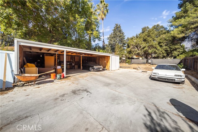 Detail Gallery Image 10 of 13 For 665 Devirian Pl, Altadena,  CA 91001 - 3 Beds | 2 Baths