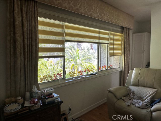 7800 Via Genova, Burbank CA: https://media.crmls.org/medias/899a4659-e4f1-4bc9-a6e0-de15ee2e2356.jpg