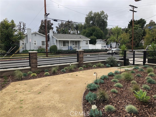 Detail Gallery Image 7 of 55 For 5237 Topanga Canyon Bld, Woodland Hills,  CA 91364 - 7 Beds | 4/2 Baths