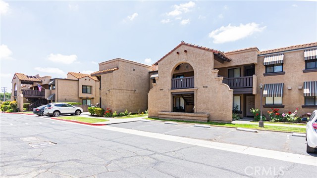 3069 Brea Boulevard, Fullerton CA: https://media.crmls.org/medias/899bdc42-d305-4f25-856a-a55bc5f82b13.jpg