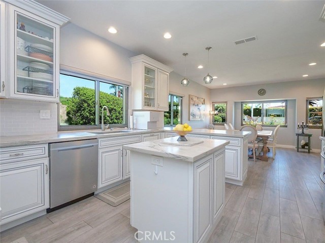 Detail Gallery Image 11 of 61 For 6501 Beachview Dr, Rancho Palos Verdes,  CA 90275 - 3 Beds | 2/1 Baths