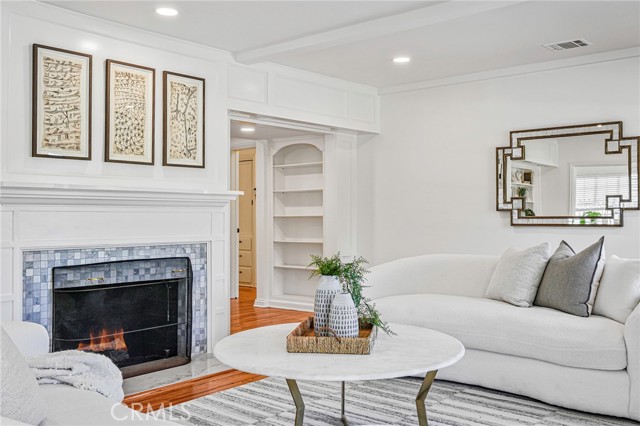 3975 Van Noord Avenue, Studio City CA: https://media.crmls.org/medias/899c2a0f-a5e2-430b-a0e3-61906f6c7cff.jpg