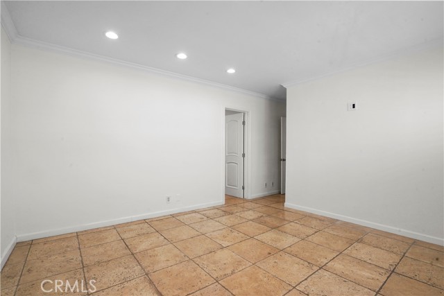 11970 Montana Avenue, Brentwood CA: https://media.crmls.org/medias/899c8895-2546-427f-9021-e9281c62e82b.jpg