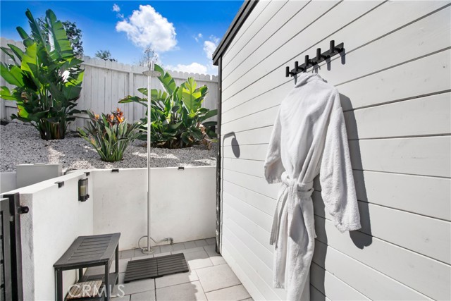 20200 Clark Street, Woodland Hills CA: https://media.crmls.org/medias/899cb311-14bf-4bc4-976b-1a95448240c2.jpg