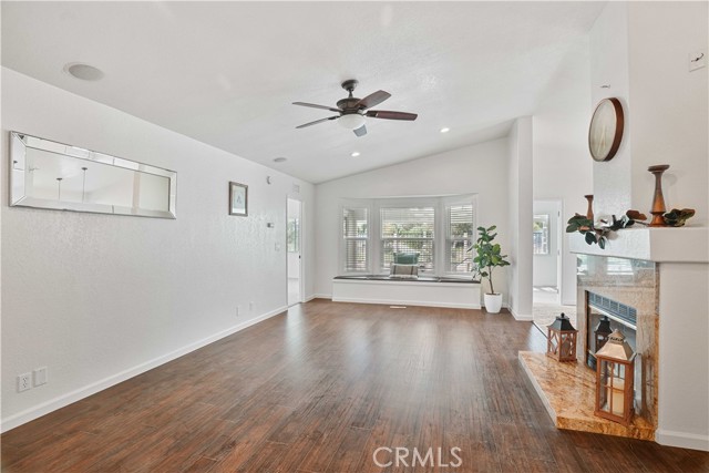 Detail Gallery Image 9 of 38 For 27903 Vista View Dr, Canyon Country,  CA 91351 - 3 Beds | 2 Baths